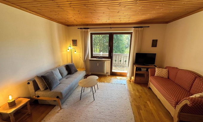 Zwiesel Apartment | Gemütliche Ferienwohnung mit Blick ins Grüne