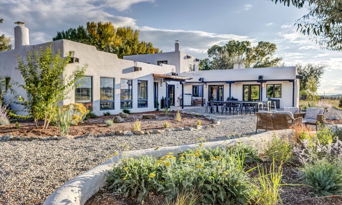 Taos House | Gem Hacienda-Taos, NM-Thanksgiving in a Luxe Home-9 bedrooms-Sleeps 30-Book Now!