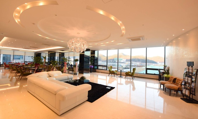 Somun Hotel | Geoje Art Nouveau Suite Hotel