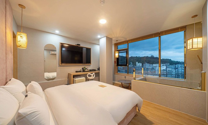 Geoje Hotel | GEOJE-SI HOUND HOTEL JANGSEUNGPO