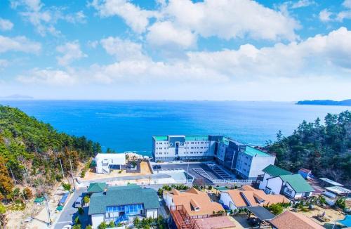 Geoje House | Geoje Sky Terrace Pension