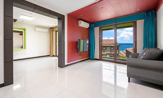 Kungnong House | Geojedo Pilos Ocean View Pension