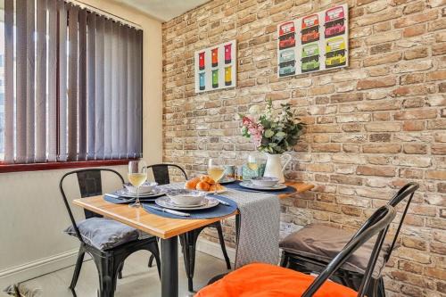 Sheffield House | George House-WeeklyStay-CentreLocation-Student-Business-Parking-Sleep8