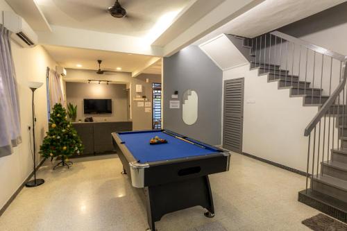 Taman Islands Glades House | GEORGETOWN 18Px 5R4B V KTV & JACCUZI SPA & POOL TABLE NEAR USM & LAM WAH EE HOSPITAL & HAN CHIANG HIGH SCHOOL - kids pool no more