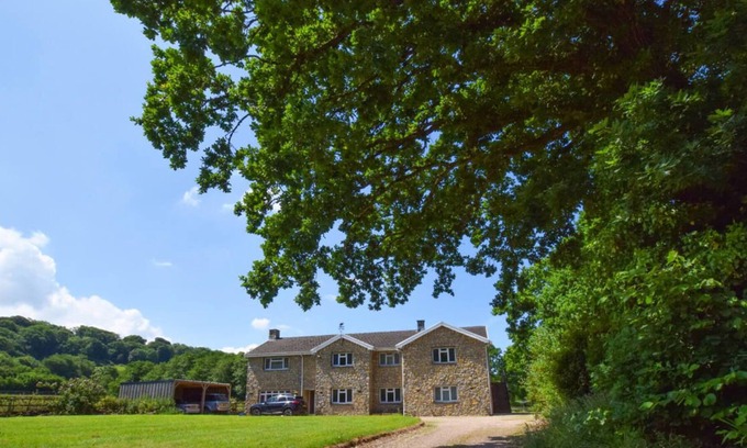 Peterston-Super-Ely House | Ger-y-llyn in the beautiful Cardiff