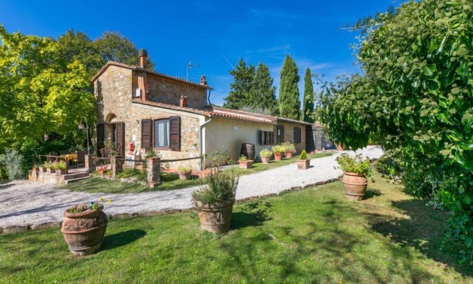 Trequanda House | Geranio by Interhome