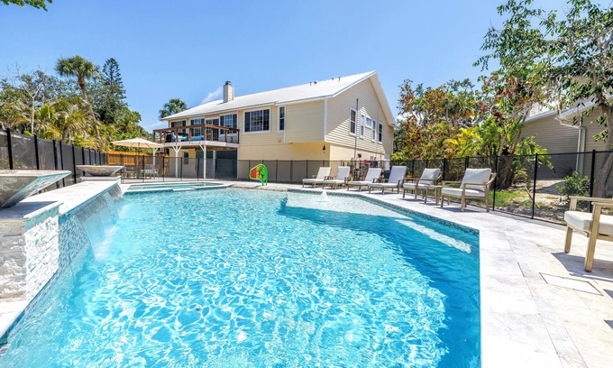 Siesta Key House | Gertrude's Siesta | Pool & Spa, 100% Private, 5-min bike to Siesta Key Beach, 3-miles to Village!