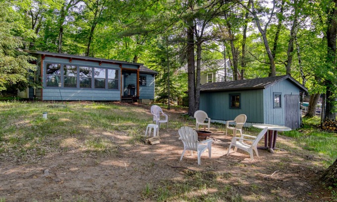 New Auburn Cabin | Getaway on Lower Long Lake
