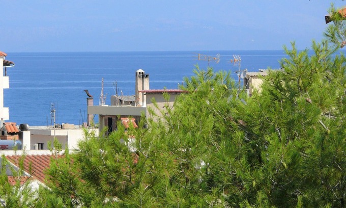Xylokastron Apartment | Getaway Retreat with Panoramic View, 3 min from Sea