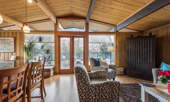 Gibsons House | Gibsons Luxury Cedar Cottage with Ocean & Mountain Views!