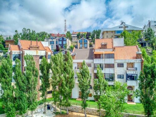 Kfardebian Apartment | Gin - Duplex 3-BR Chalet in Mzaar