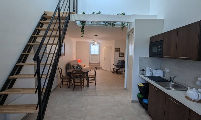 Chaingy Cottage | Gîte 1 Les Ratys: charm, tranquility and comfort near Orleans