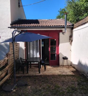 Saint-Aubin-de-Nabirat House | Gite 4 personnes