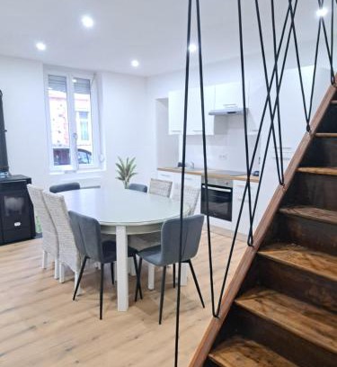 Haybes House | Gite Ardennais 18 personnes "les gronchons"