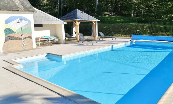 Arthez-d'Asson Cottage | Gite at the foot of the Pyrenees, heated pool, WIFI, games room - Fitness