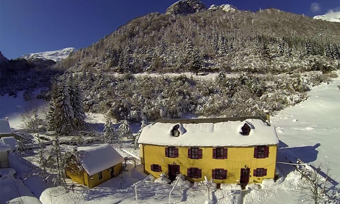 Campan Hotel | Gite Auberge Les Cascades
