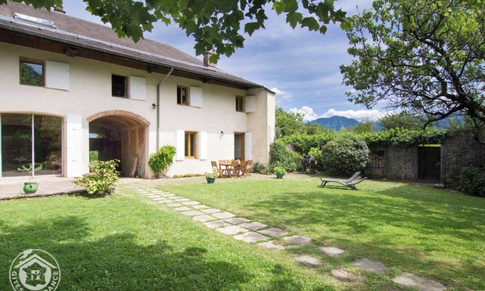 Saint-Jean-de-la-Porte House | GITE DU PORCHE - SAINT JEAN DE LA PORTE