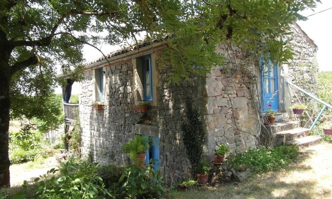 Vaour House | Gite for 2 - bright, natural, quiet and comfortable