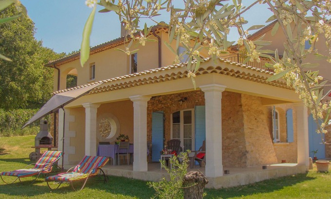 Saint-Andre-d'Olerargues Cottage | Gite in Mas Provençal, all comforts, air-conditioned, with swimming pool