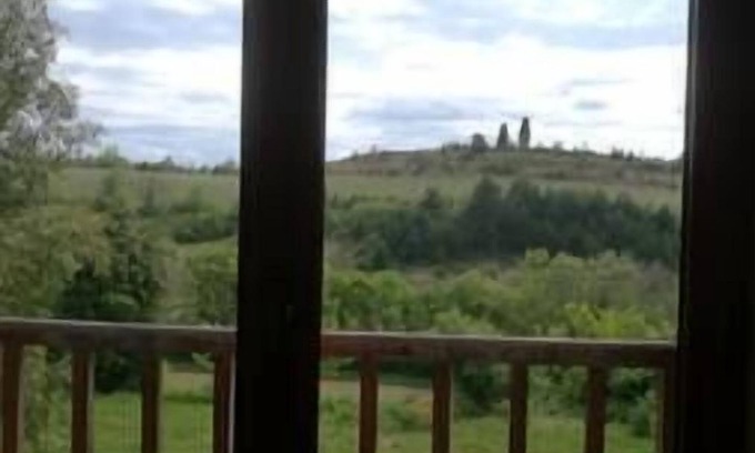 Cazals-des-Bayles House | Gîte *, L'Abricotier, view of the Pyrenees, swimming pool, open nature, near Mirepoix