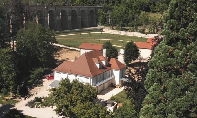 Plombiees-Les-Dijon House | Gite la source de neuvon