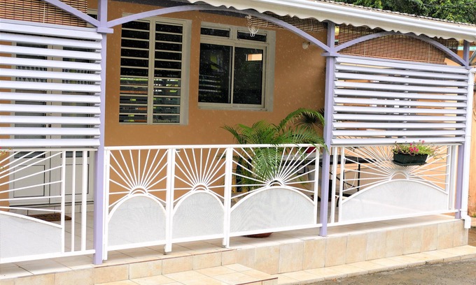 Pointe-Noire House | Gîte Malou, small corner in the countryside