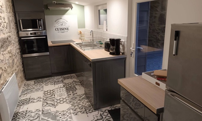 Saint-Mesmin House | Gite, Proche puy du fou Pour 6 Personnes Idéal Pour Famille Commerce à Proximité