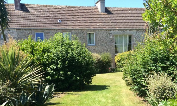 Reville House | Gite Réville, 5 bedrooms, 10 persons