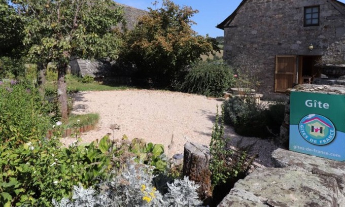 Senezergues Cottage | Gite Sénezergues, 2 bedrooms, 4 persons