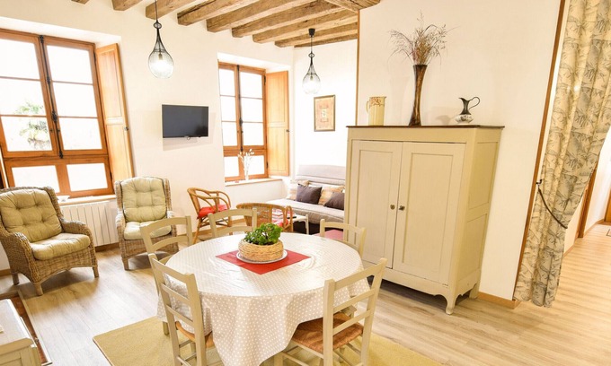 Sable-sur-Sarthe House | Gite Sablé-sur-Sarthe, 2 bedrooms, 6 persons