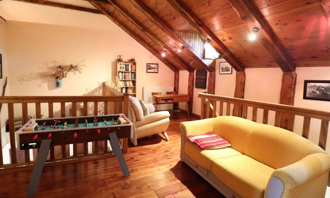 Saint-Bonnet-de-Condat Cottage | Gite Saint-Bonnet-de-Condat, 5 bedrooms, 15 persons