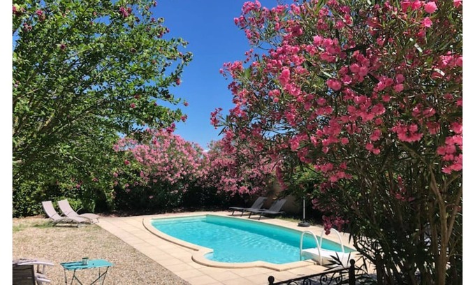 Mondragon House | Gîte Syrah, in the heart of a 3*** vineyard