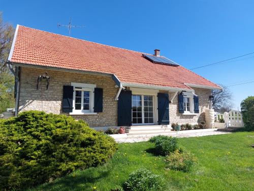 Thienans House | Gite Un Détour Par Thiénans RDC