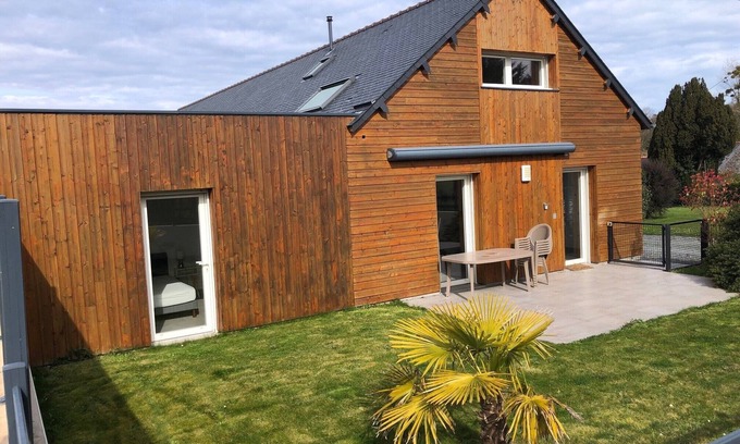 Sables-d'Or-les-Pins House | Gites de St Symphorien