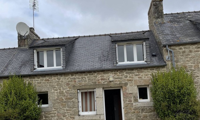 Plounevez-Lochrist House | Gites of the Manoir de la Baie