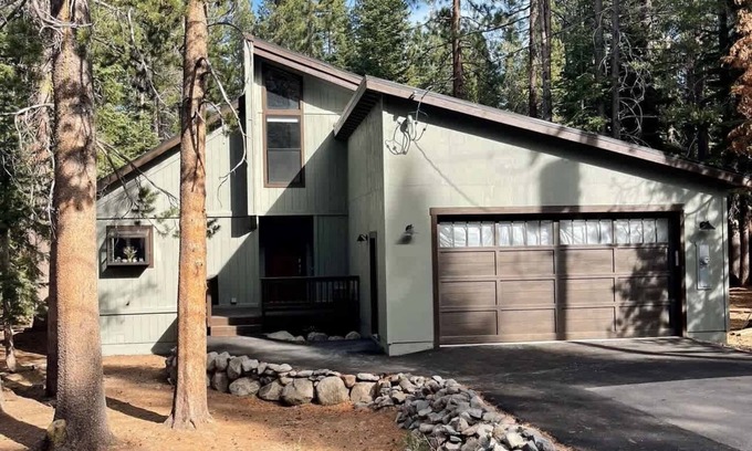 Truckee House | Glacier Forest Getaway | HOA Access!