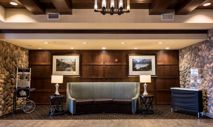 Browning Hotel | Glacier Peaks Hotel