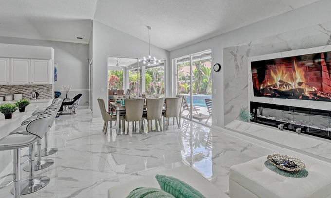 Greenview Shores House | Glamour house with heated pool. Wellington. Fl