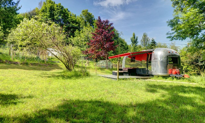 Mabe House | Glamping 1967 Retro American Airstream