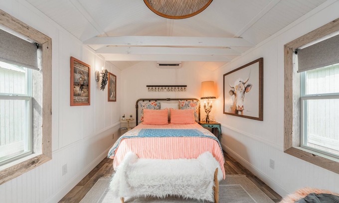 Spicewood Cabin | Glamping in Spicewood TX Hill Country~ Cabin 2 The Freya at Green Acres