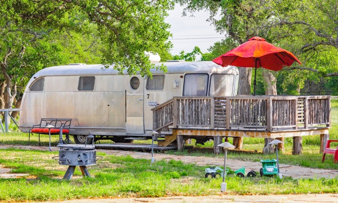 Spicewood House | Glamping in Spicewood TX Hill Country~ The Spartan at Green Acres