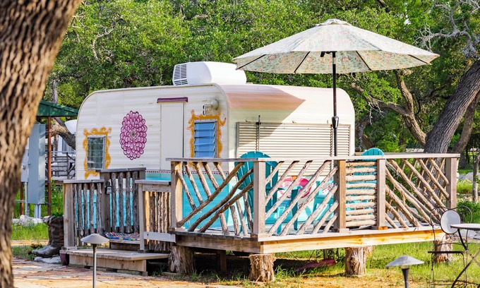 Spicewood House | Glamping in Spicewood TX Hill Country~ The Pearl at Green Acres