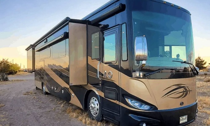 Kipling RV Rental | Glamplyfe in Cambridge: RV Site #4