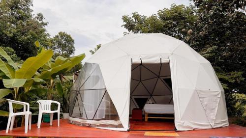 San Jose del Guaviare House | Glampyn amazonic colibri