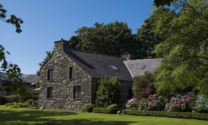 Rhyd-y-clafdy Cottage | GLASFRYN FAWR, pet friendly, character holiday cottage in Pwllheli