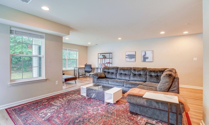 Glen Burnie House | Glen Burnie Vacation Rental w/Private Deck!