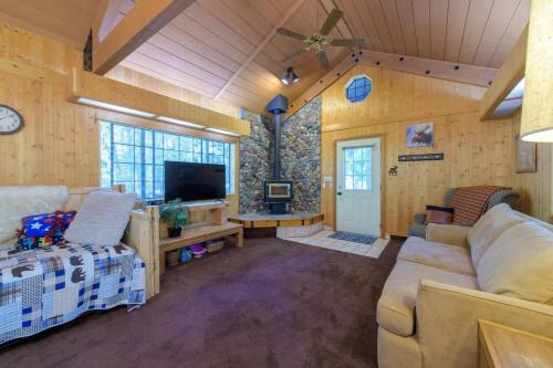 Eureka House | Glen Lake Cabin in the Woods