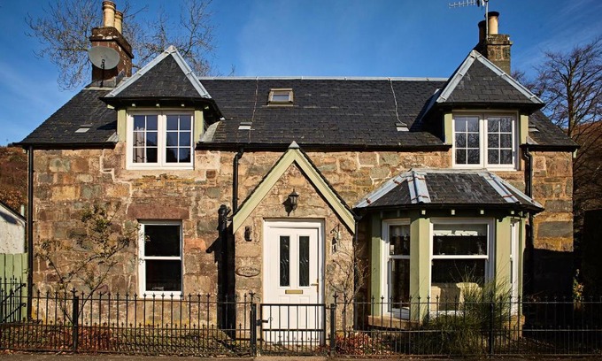 St Fillans House | Glenalbyn Cottage