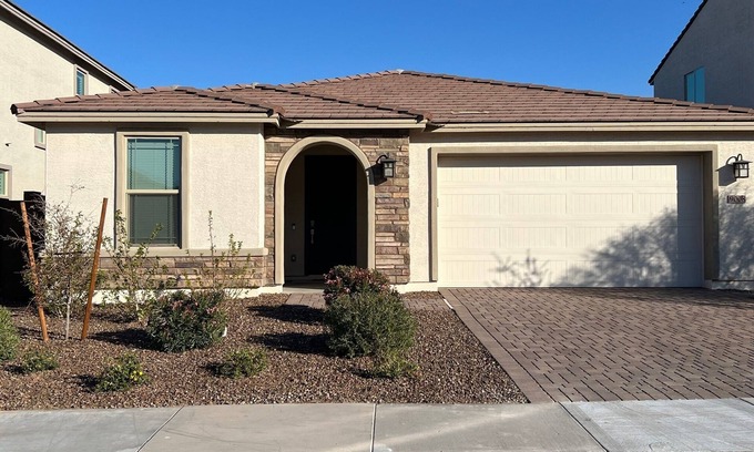 Glendale House | Glendale Gem! Charming new 3-bedroom house with WiFi, AC, putting green.
