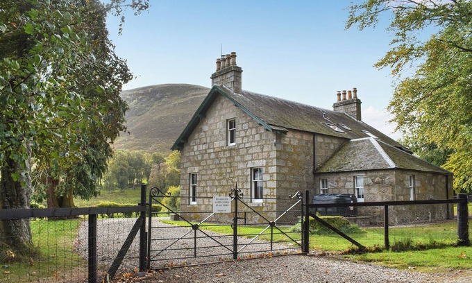 Glenesk Cottage | Gleneffock Farmhouse